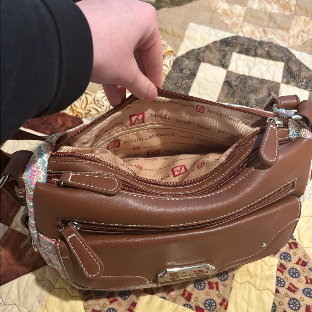 Stone Mountain Brown and Multicolored shoulder bag. - Picture 11 of 16